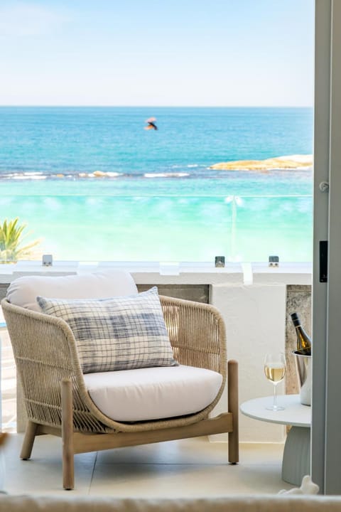 View (from property/room), Balcony/Terrace, Seating area, Sea view