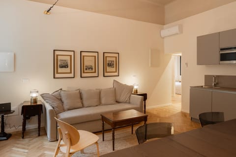 Kitchen or kitchenette, Living room