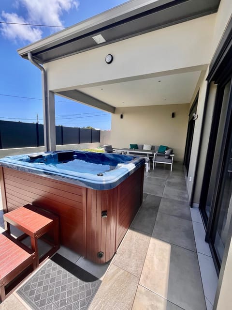 Off site, Day, BBQ facilities, Hot Tub, Hot Tub, Spa and wellness centre/facilities, Meals