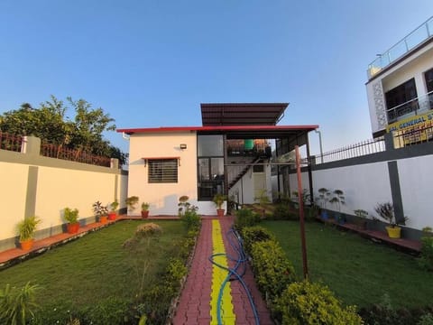 Property building, Day, Garden, Garden