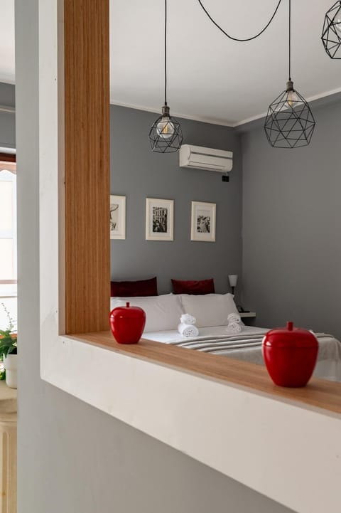 Kitchen or kitchenette, fireplace, air conditioner