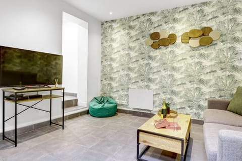 TV and multimedia, Seating area