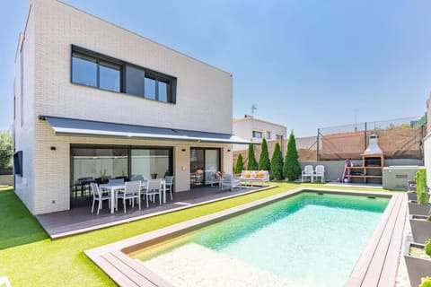 Patio, Day, Pool view, Swimming pool