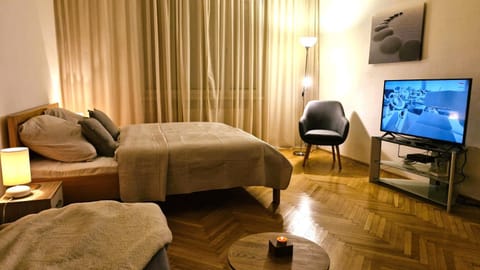 Photo of the whole room, Bedroom