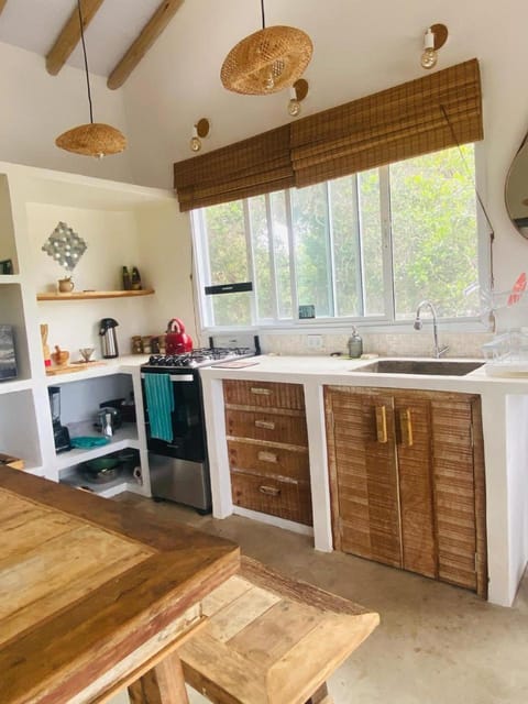 Garden, Garden, Coffee/tea facilities, View (from property/room), View (from property/room), Decorative detail, Garden view, Garden view, oven, storage, stove, kitchen