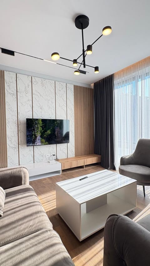 Communal lounge/ TV room, TV and multimedia, Living room, Seating area, Evening entertainment