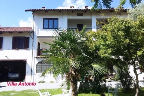 Alloggio grazioso con vista giardino e parcheggio Apartment in Piedmont