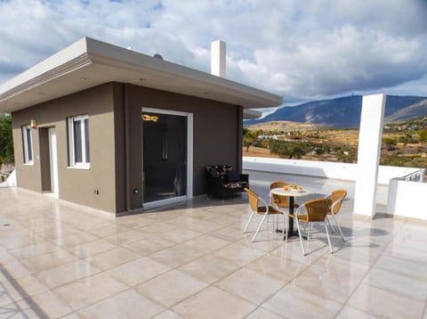 Property building, Patio, Day, Natural landscape, View (from property/room), Balcony/Terrace, Dining area, Mountain view