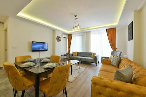 TV and multimedia, Living room, Seating area, Dining area