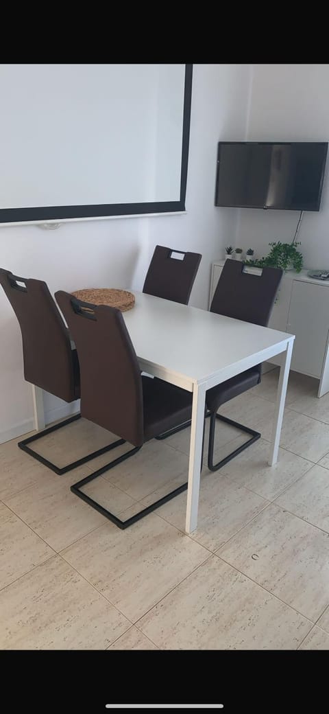 2 Habitaciones con vistas y 2 Terrazas en Primera Linea Playa Samil Apartment in Vigo