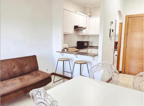 2 Habitaciones con vistas y 2 Terrazas en Primera Linea Playa Samil Apartment in Vigo