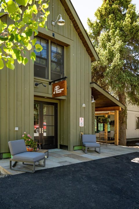Mariposa-Valerian Bundle at Academy Place House in Crested Butte