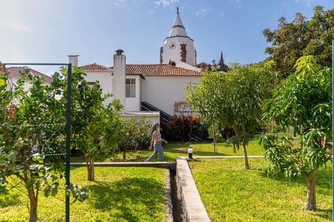 Day, Garden