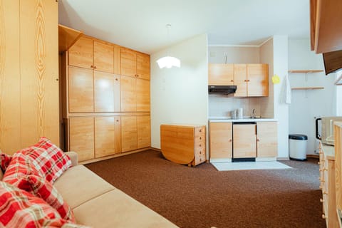 TV and multimedia, Kitchen or kitchenette, Living room