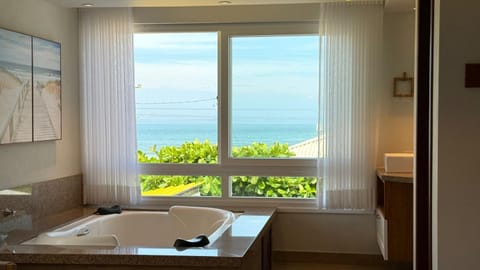Photo of the whole room, Bedroom, Sea view, Bath, towels