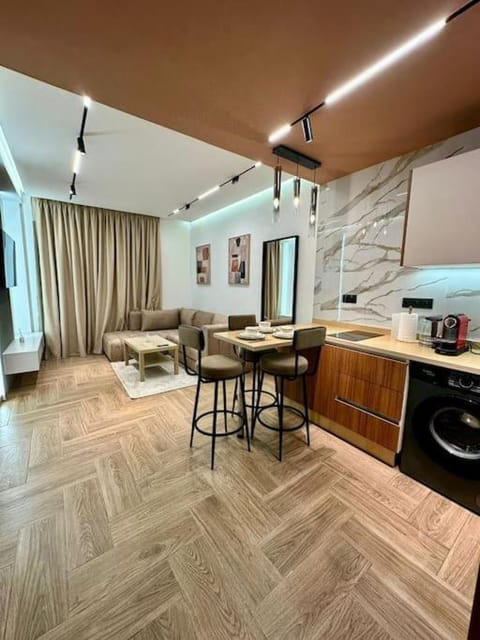 Living room, Seating area, Dining area, stove