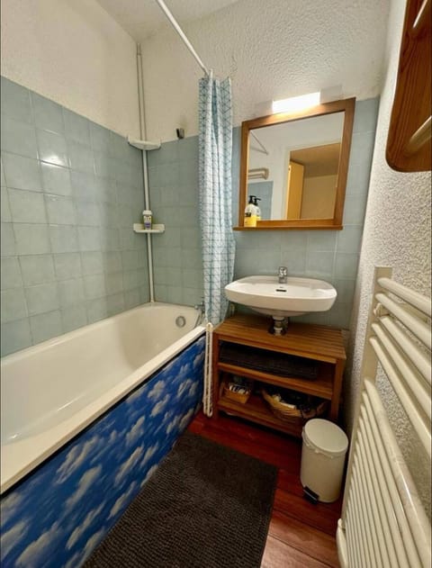 Studio isola 2000 st claire Apartment in Isola