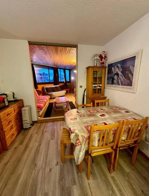 Studio isola 2000 st claire Apartment in Isola