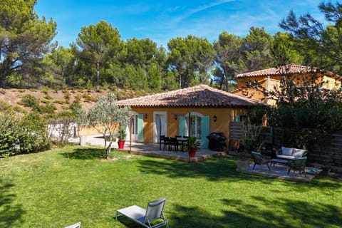 The Maisonnette in the pines House in Aix-en-Provence