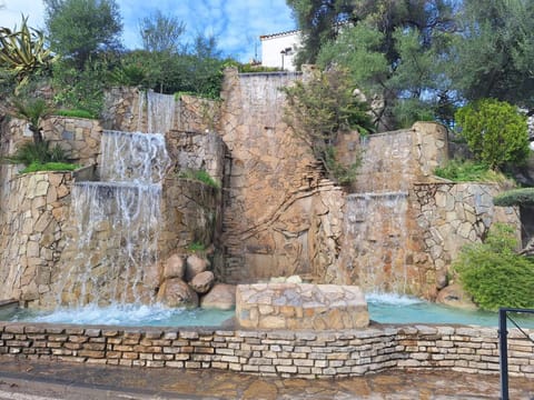 Nearby landmark