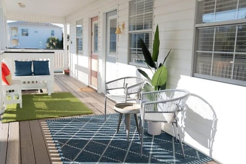 Patio, Balcony/Terrace, Seating area