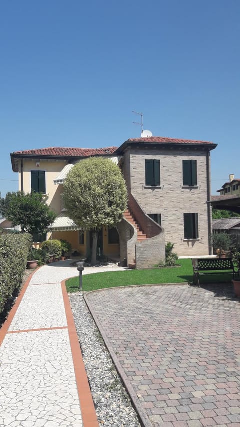 Patio, Facade/entrance, Garden
