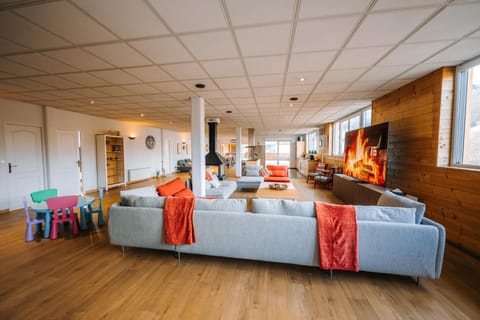 TV and multimedia, Living room, Seating area