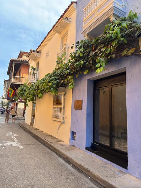 Property building, Day, Garden, Street view