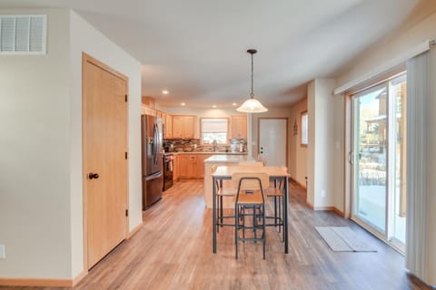 4 Mi to Granby Ranch Cabin with Hot Tub Access! Cabin in Granby