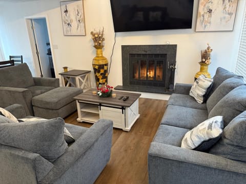 poconos mountain luxury cozy vacational house in the heart of Poconos Villa in Coolbaugh Township