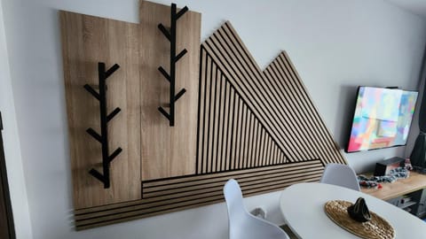 TV and multimedia, Decorative detail