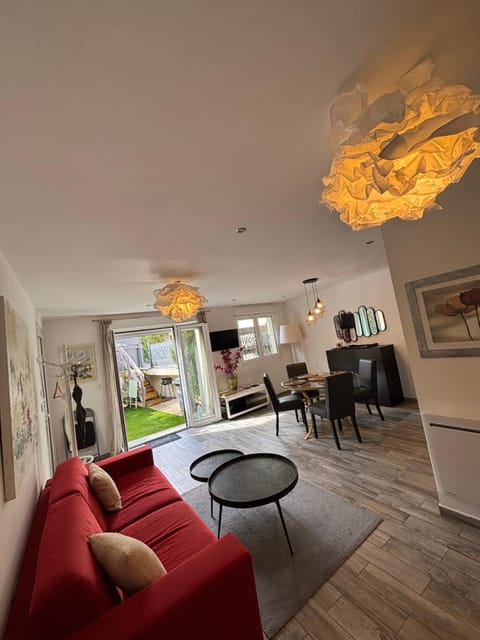 L Olivier Villa in Suresnes