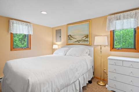 Sunset Shores - Chalet Cabin #3 by Simple Life Rentals Cabin in Kangaroo Lake