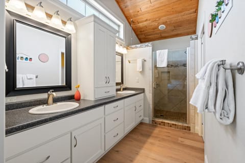 Upper Deck by Simple Life Rentals House in Sturgeon Bay