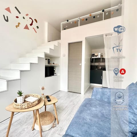 Studio mezzanine proche métro A Apartment in Villeurbanne