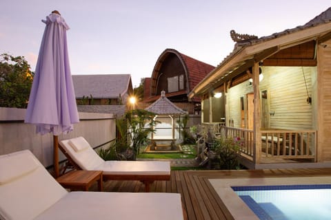 Property building, Balcony/Terrace, Garden view, Swimming pool