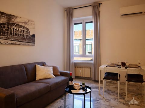 Living room, Seating area, Dining area, air conditioner