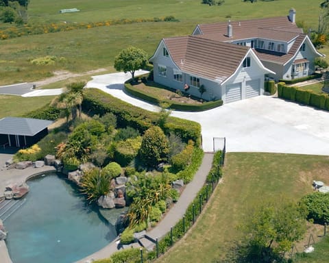 Property building, Natural landscape, Bird's eye view, Garden view, Pool view, Swimming pool