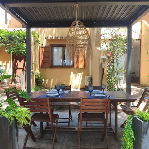 Garden, Dining area