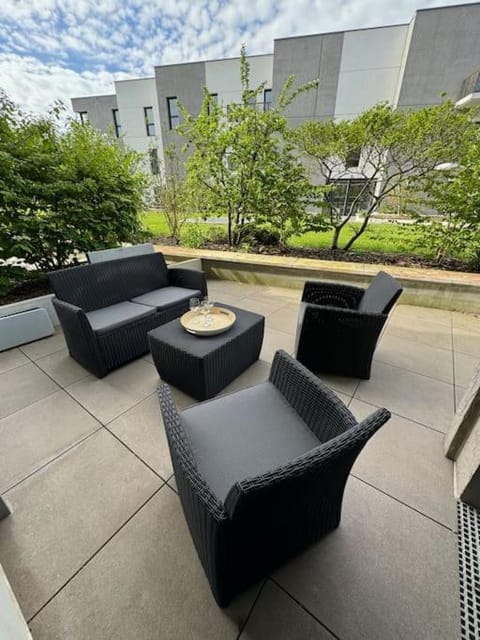 Appartement spacieux avec terrasse Apartment in Caen