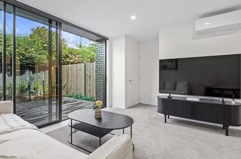 TV and multimedia, Living room, air conditioner