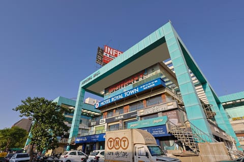 Property building, Street view