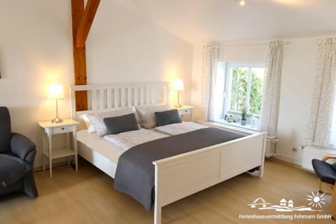 Bed, Living room
