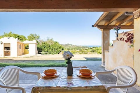 Patio, Natural landscape, View (from property/room), Balcony/Terrace, Dining area, Mountain view