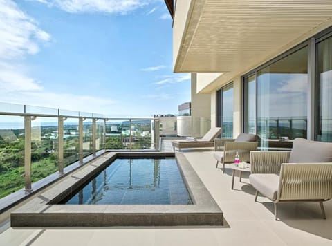 Balcony/Terrace, Swimming pool