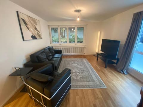 Amazing 4BR flat in the city centre - Sky 9 Apartment in Zurich City