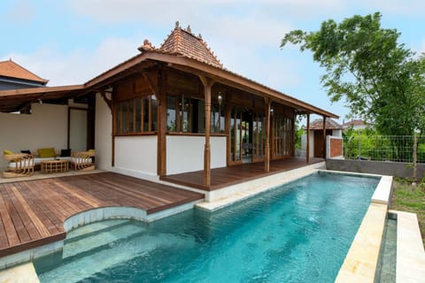 Property building, Day, Garden view, Pool view, Swimming pool, sunbed