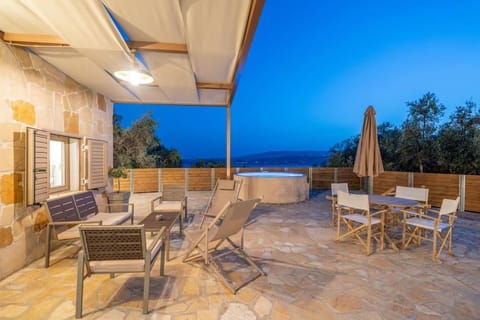 Natural landscape, View (from property/room), Balcony/Terrace, Seating area, sunbed