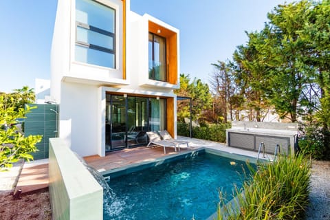 Property building, Garden, Pool view