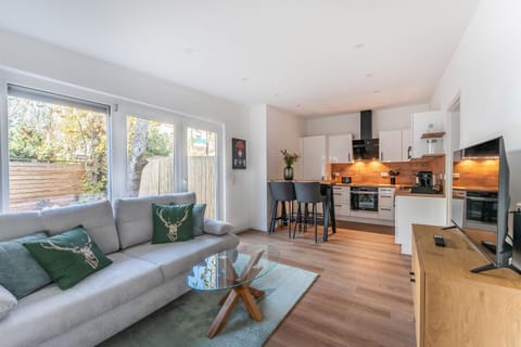 TV and multimedia, Living room, Dining area, kitchen